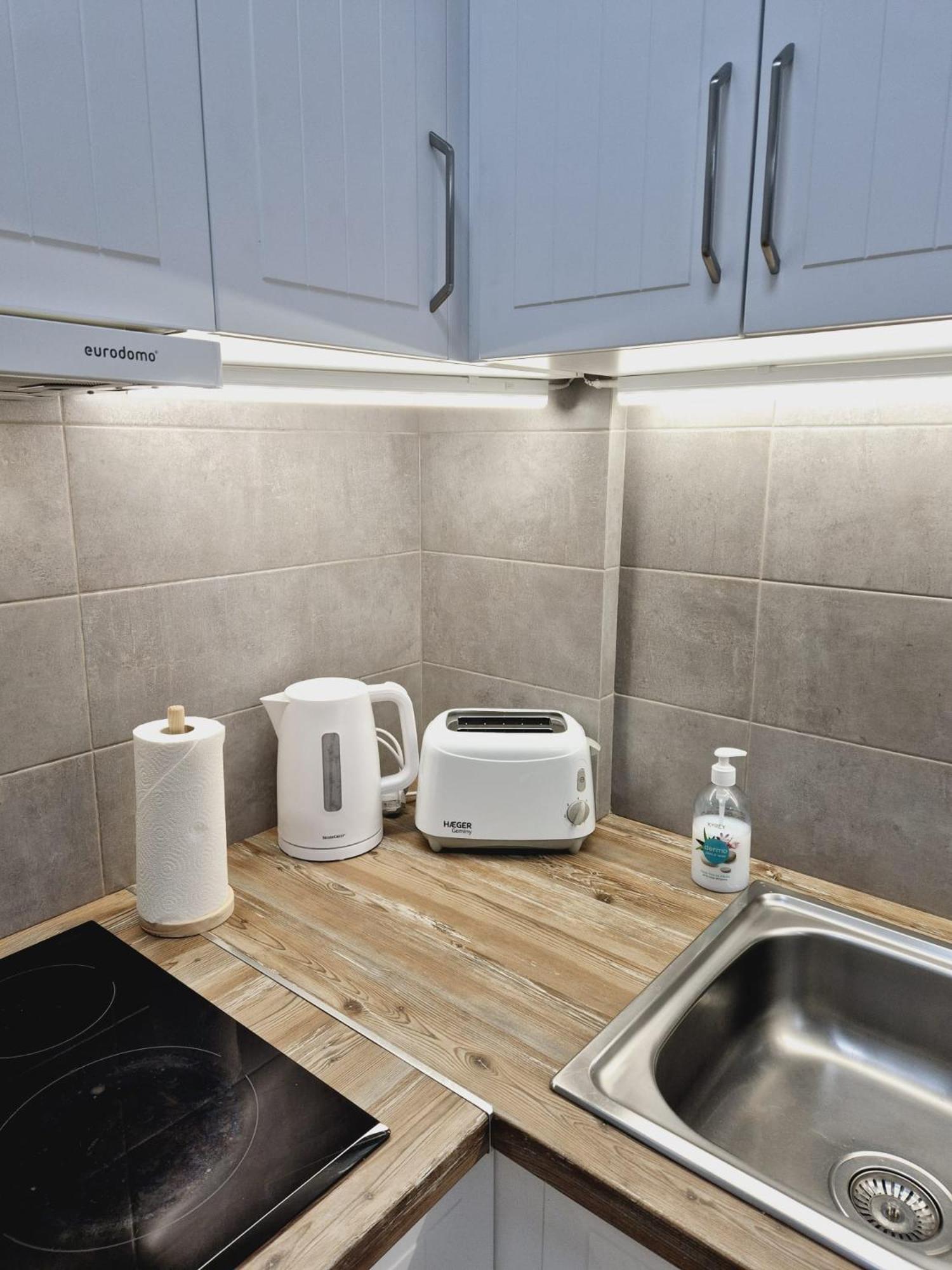 La Casa De Veronica - Serene Apartment With Shared Pool, Steps From The Beach Torrevieja Exteriör bild