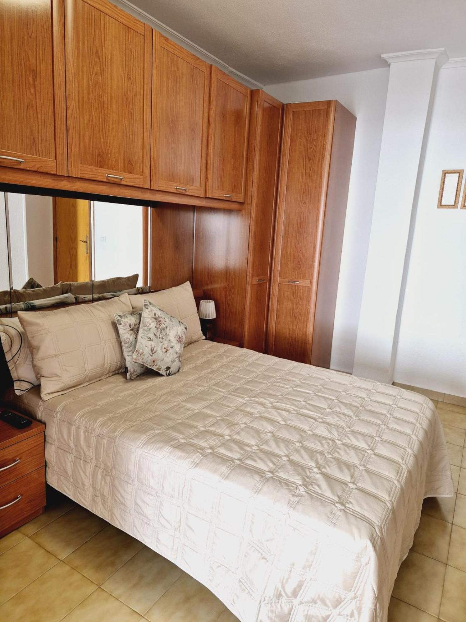 La Casa De Veronica - Serene Apartment With Shared Pool, Steps From The Beach Torrevieja Exteriör bild