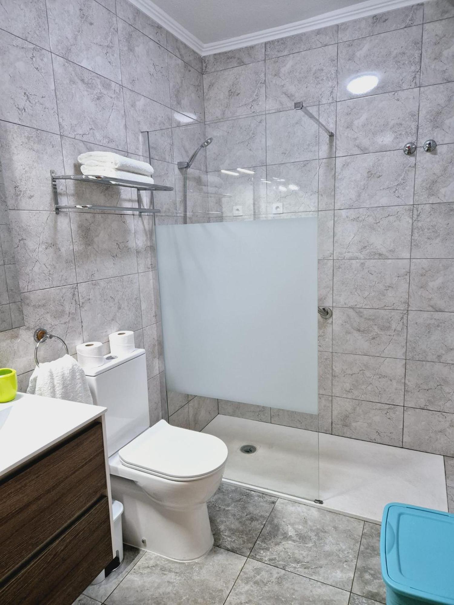 La Casa De Veronica - Serene Apartment With Shared Pool, Steps From The Beach Torrevieja Exteriör bild